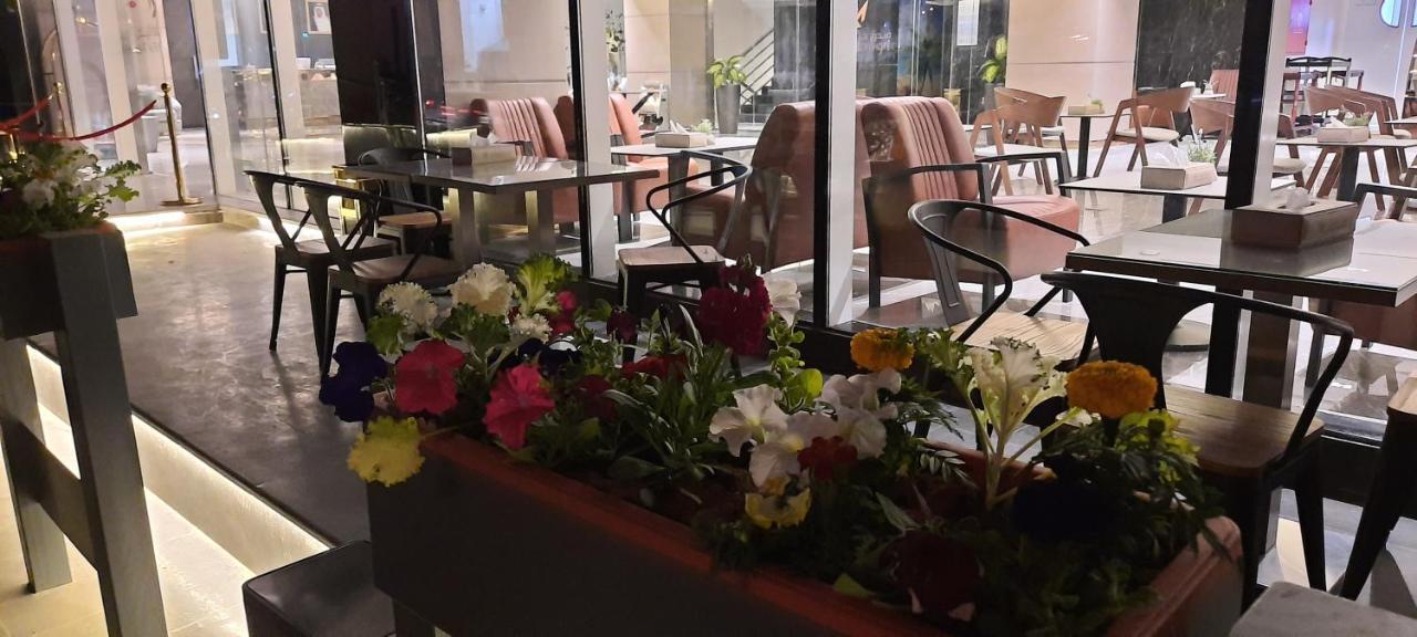 Hayat Al Riyadh Hotel Exterior foto