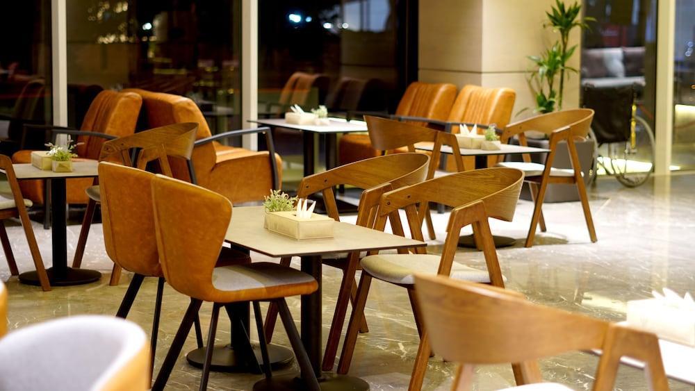 Hayat Al Riyadh Hotel Exterior foto